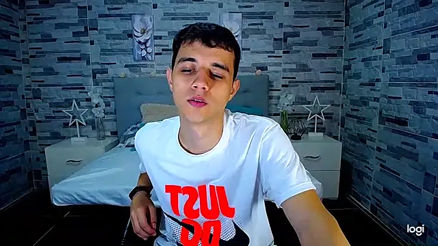 Snapshot of ADAM_HOT chatting on October 7, 10:29 pm ADAM HOT online show from October 7, 10:29 pm