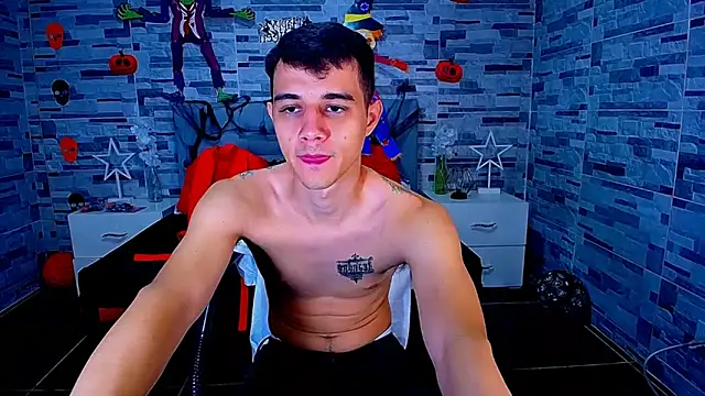 Snapshot of ADAM_HOT chatting on October 23, 9:35 pm ADAM HOT online show from October 23, 9:35 pm