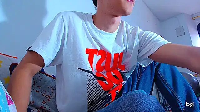 Snapshot of ADAM_HOT chatting on November 15, 9:00 pm ADAM HOT online show from November 15, 9:00 pm