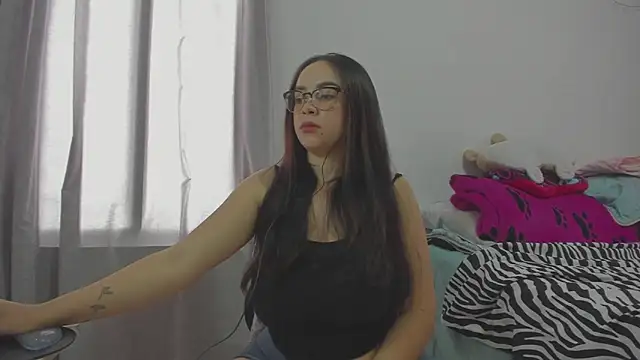 Snapshot of HARLEYNAPIER chatting on October 8, 8:17 pm HARLEYNAPIER online show from October 8, 8:17 pm