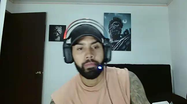 Hendry  online show from December 11, 2:30 am