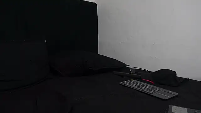 Hendry  online show from February 9, 5:19 am