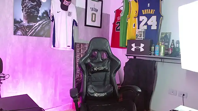 Hendry  online show from December 17, 5:57 am