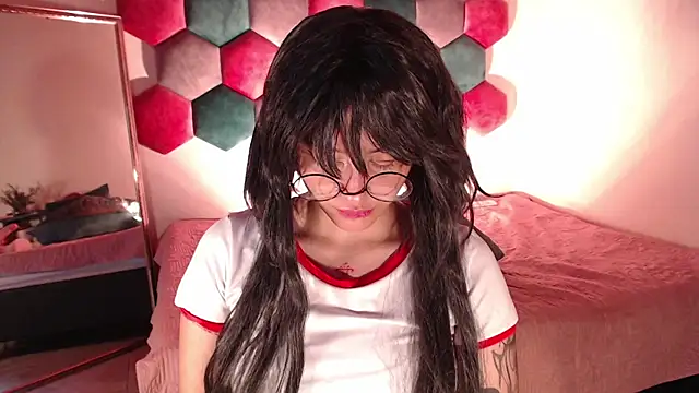 liz-beths online show from March 11, 1:34 pm