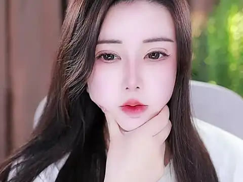 Qiaoqiao  online show from February 11, 10:15 am