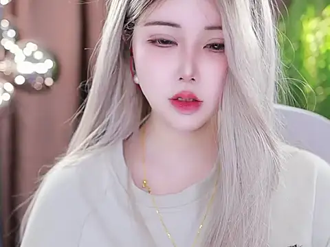 Qiaoqiao  online show from February 20, 7:12 am