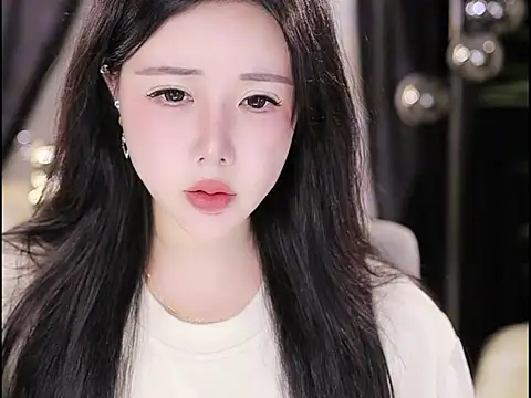 Qiaoqiao  online show from October 4, 4:27 pm