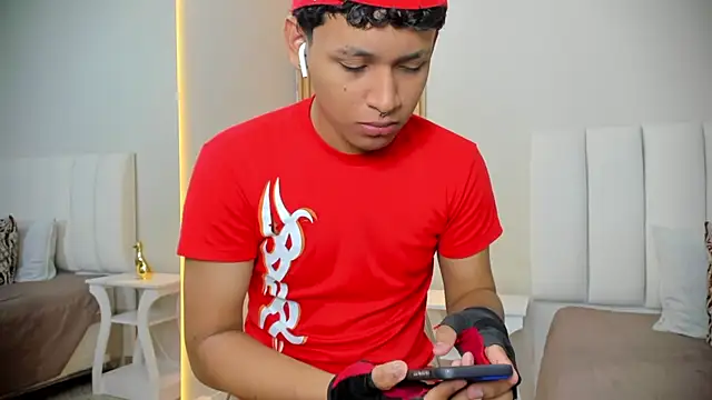 axel ps online show from December 4, 2:21 am