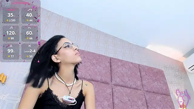 LilitRobins online show from December 11, 4:18 am