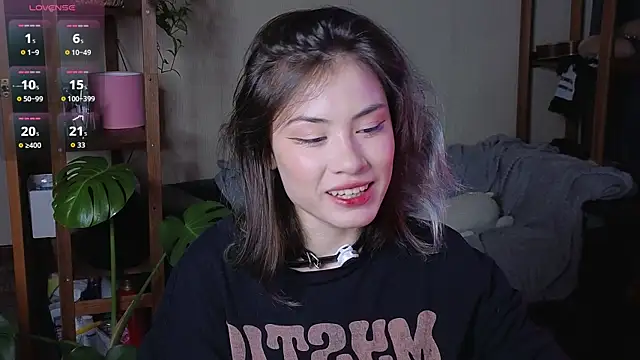 Snapshot of alicekiit chatting on October 13, 7:03 pm alicekiit online show from October 13, 7:03 pm