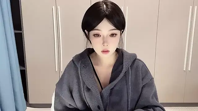 Snapshot of Q-ing chatting on December 2, 12:21 pm Q-ing online show from December 2, 12:21 pm