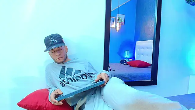 Andrey u92 online show from February 13, 4:43 am