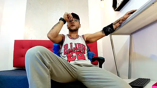 Andrey u92 online show from November 9, 3:27 am