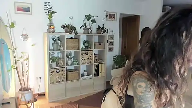 Snapshot of desertd2310 chatting on February 22, 6:41 pm desertd2310 online show from February 22, 6:41 pm