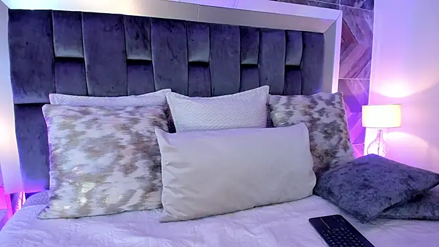 TaniaSmith1 online show from March 10, 11:53 am