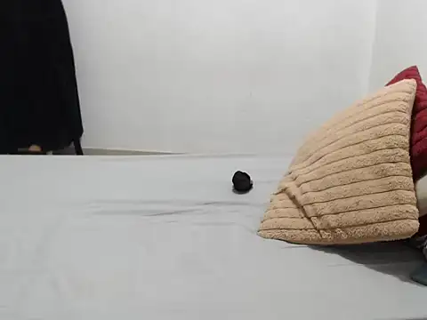 Bustyslave48 online show from November 18, 8:35 pm