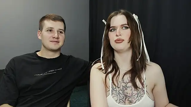 Pinku kitsune online show from February 15, 5:28 pm