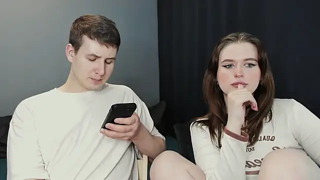 Pinku kitsune online show from March 12, 2:45 pm