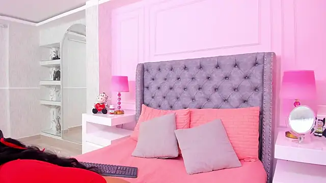 HaileeRoberts online show from February 9, 12:41 pm