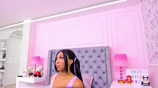 HaileeRoberts online show from March 4, 12:12 pm