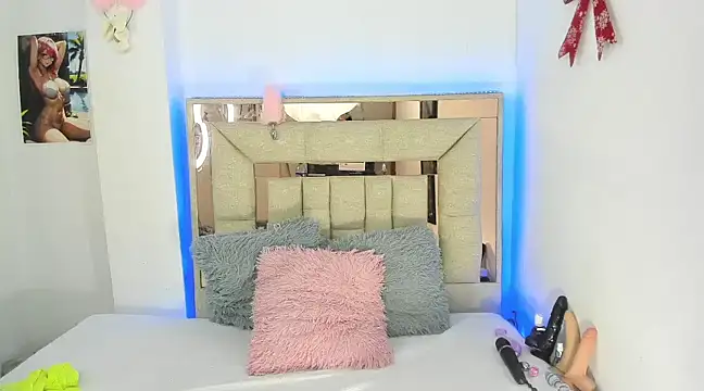 melody bonnet online show from February 6, 7:45 am