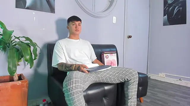 Cristopher strong online show from March 15, 3:59 pm