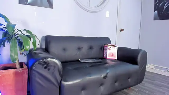 Cristopher strong online show from March 18, 3:31 pm