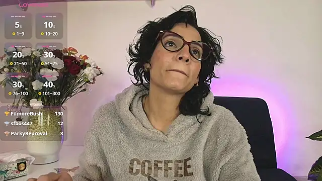 Elliee  online show from February 13, 6:48 pm