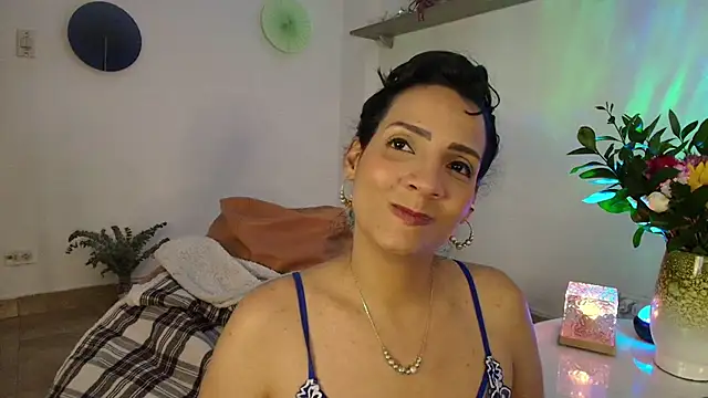 Elliee  online show from March 20, 11:34 pm