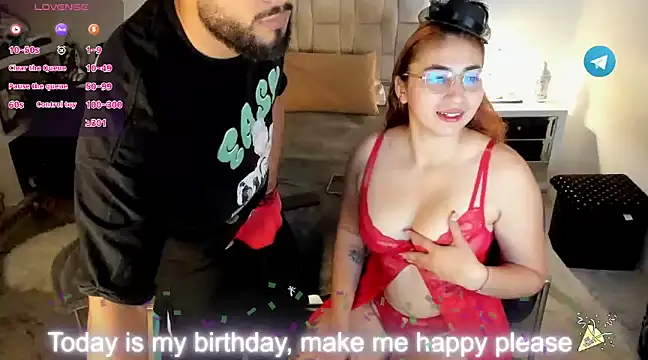 Snapshot of Alanna_Couple chatting on January 24, 1:03 pm Alanna Couple online show from January 24, 1:03 pm