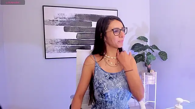 luna willians online show from March 5, 6:34 pm