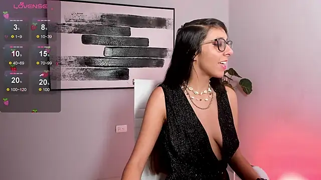 luna willians online show from March 6, 12:09 pm