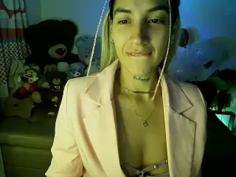 Snapshot of mandy_berrys chatting on February 16, 5:15 am mandy berrys online show from February 16, 5:15 am