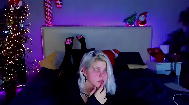 JoannLowe online show from January 2, 11:27 pm