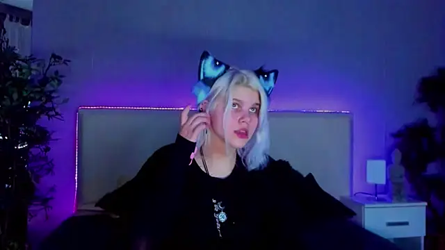 JoannLowe online show from January 18, 8:51 pm