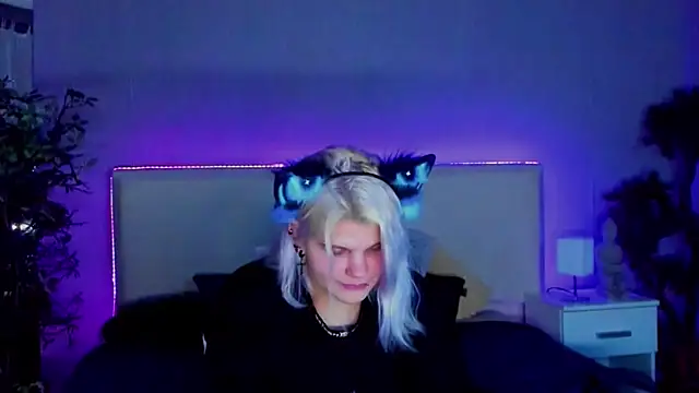 JoannLowe online show from January 20, 8:18 pm