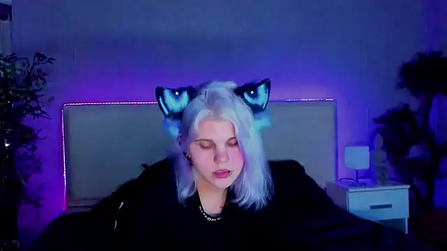 JoannLowe online show from January 28, 11:07 pm