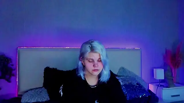 JoannLowe online show from February 16, 1:25 am