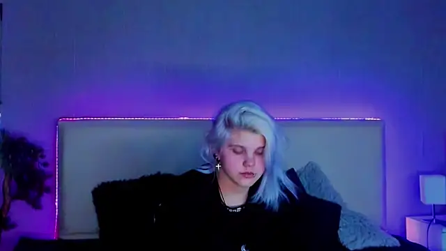 JoannLowe online show from February 21, 12:38 am