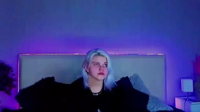 JoannLowe online show from February 21, 7:54 pm