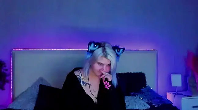 JoannLowe online show from February 27, 2:32 am