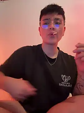 Ashley Chriss online show from December 22, 8:49 am