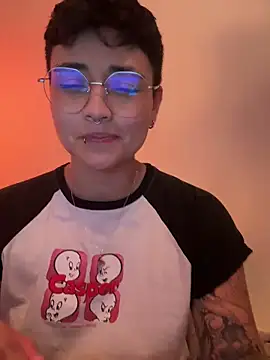 Ashley Chriss online show from December 31, 5:22 am