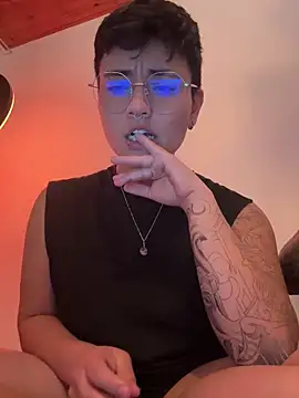 Ashley Chriss online show from January 7, 5:33 am