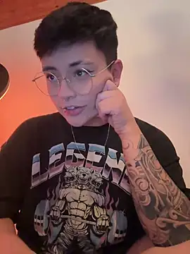 Ashley Chriss online show from January 23, 3:05 am