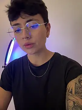 Ashley Chriss online show from March 9, 11:03 am