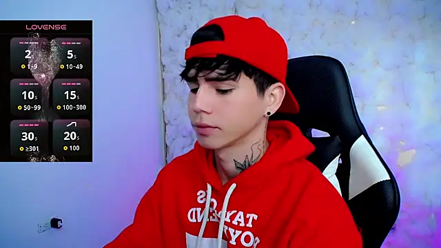 Snapshot of Tayson_Rivers chatting on December 15, 11:47 am Tayson Rivers online show from December 15, 11:47 am