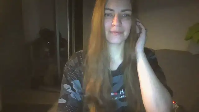 Snapshot of AnnaDiamond1 chatting on November 19, 12:54 am AnnaDiamond1 online show from November 19, 12:54 am