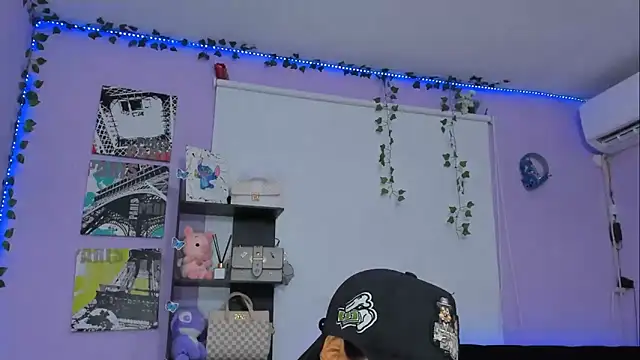 sara mendez2 online show from February 19, 7:05 pm