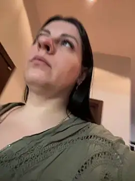 Evelinia online show from February 27, 2:00 pm